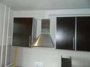 Установка вытяжки на кухне в Мурманске