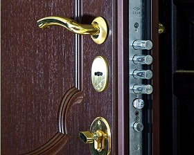 Замена замка на металлической двери Legran в Мурманске