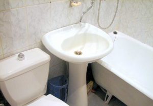 Установка раковины тюльпан в ванной в Мурманске